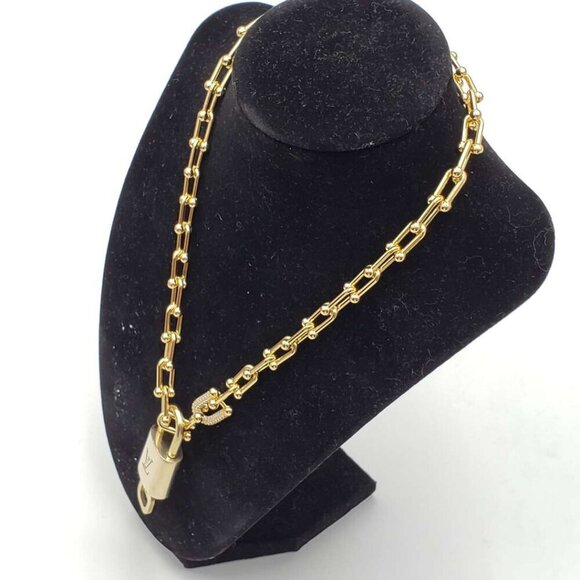 100% Auth Louis Vuitton Lock & Key with UnbrandedGold Plated Gold Chain Necklace - Picture 8 of 9